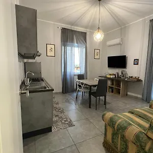 casa-vacanza-napoli-centro-d10s-quartieri-spagnoli.hotels-amalfi.com/